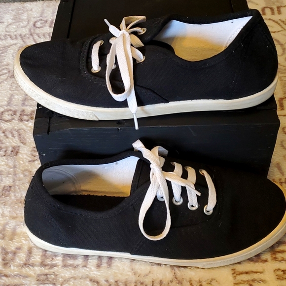 Wonder Nation canvas shoes sneakers size 4 Black w/ white - Picture 4 of 7